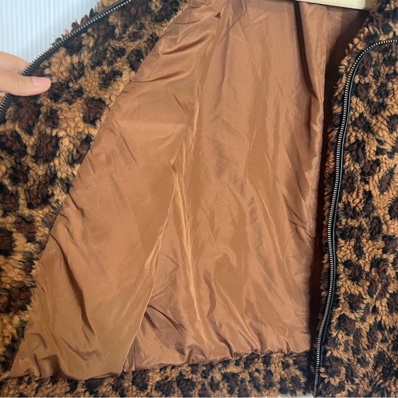 BB DAKOTA Kitty Come Close Teddy Jacket in Leopard Print. Size Small - Picture 7 of 8